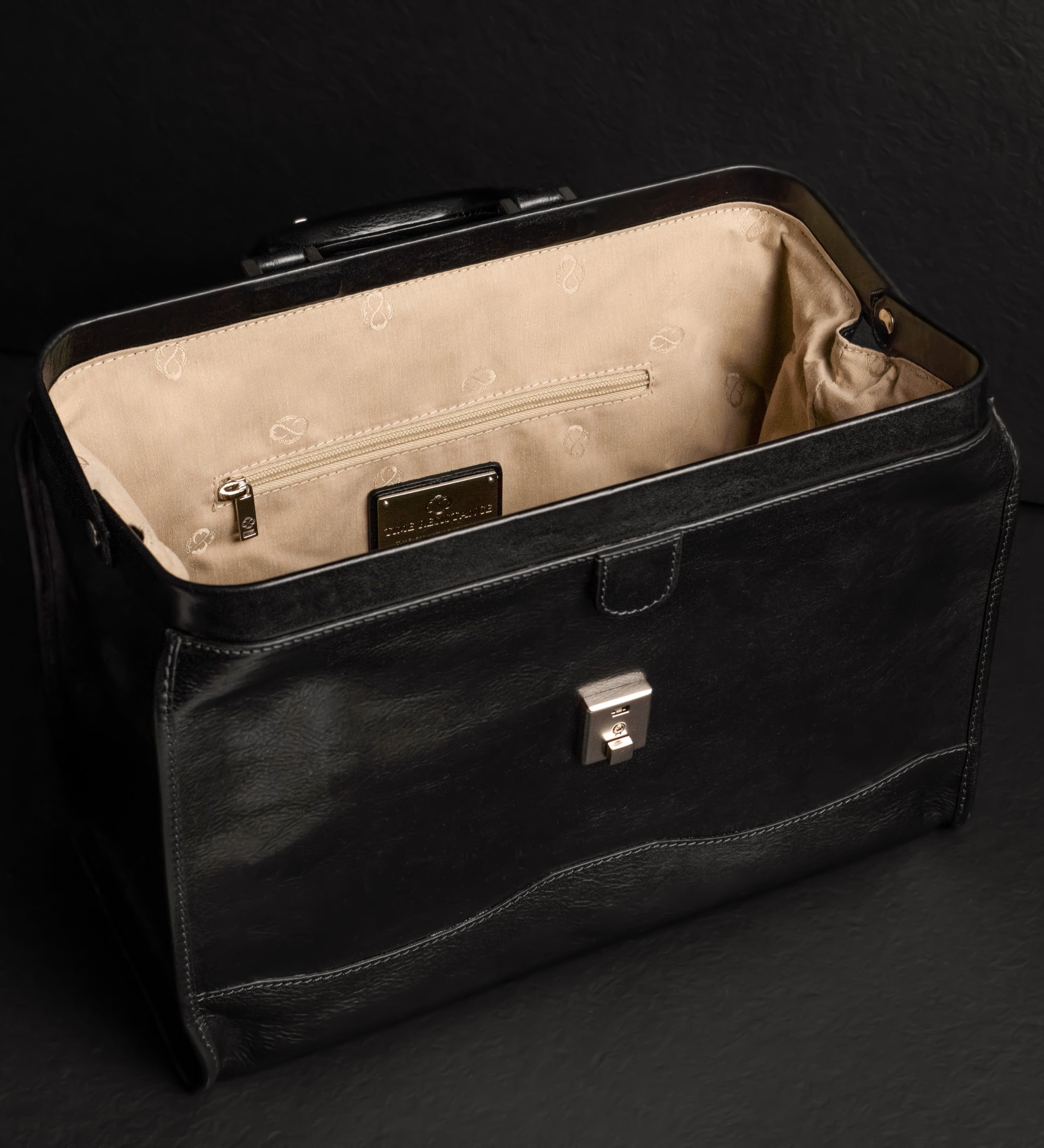 Small Leather Doctor Bag - David Copperfield