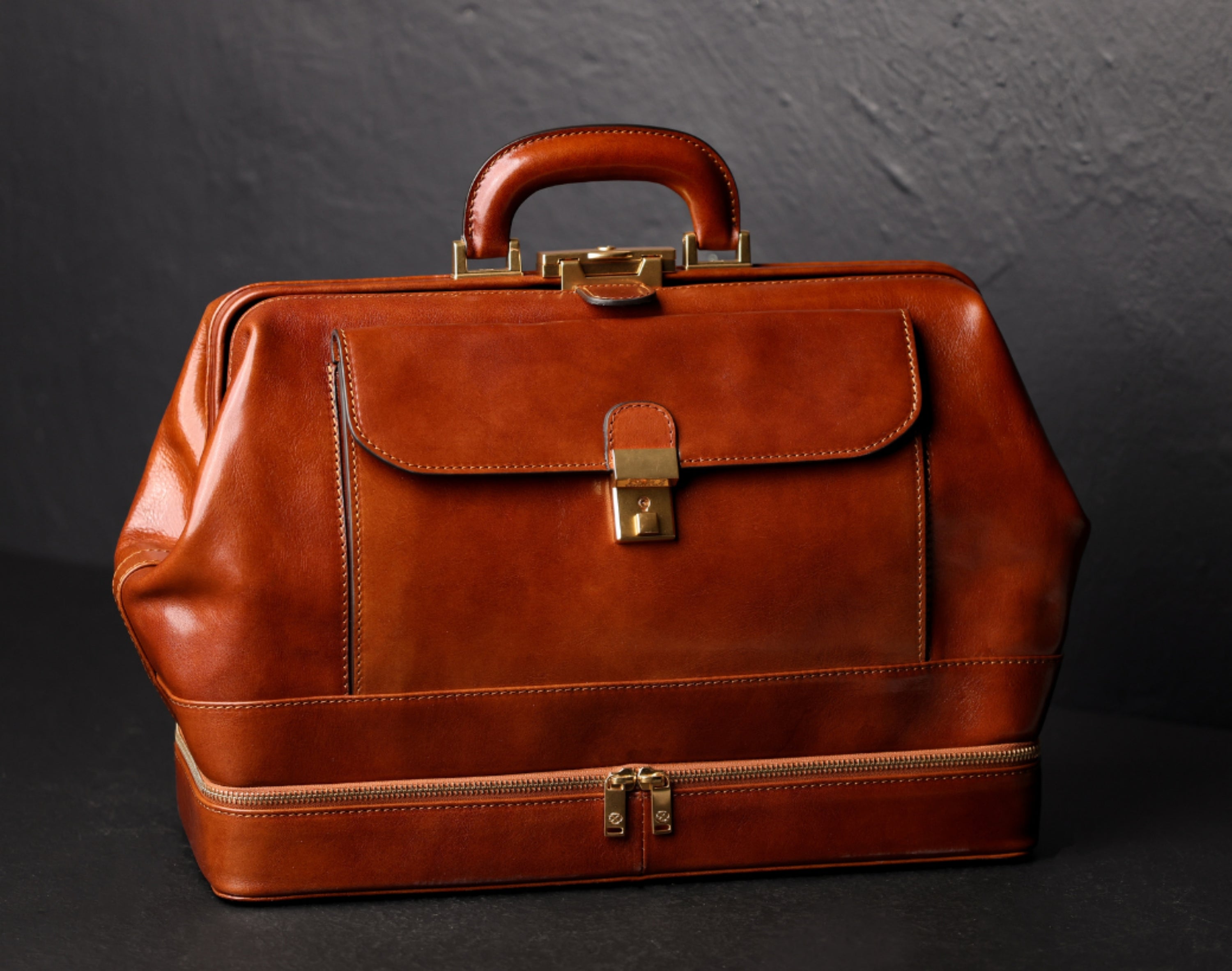 Full-grain leather doctor bag