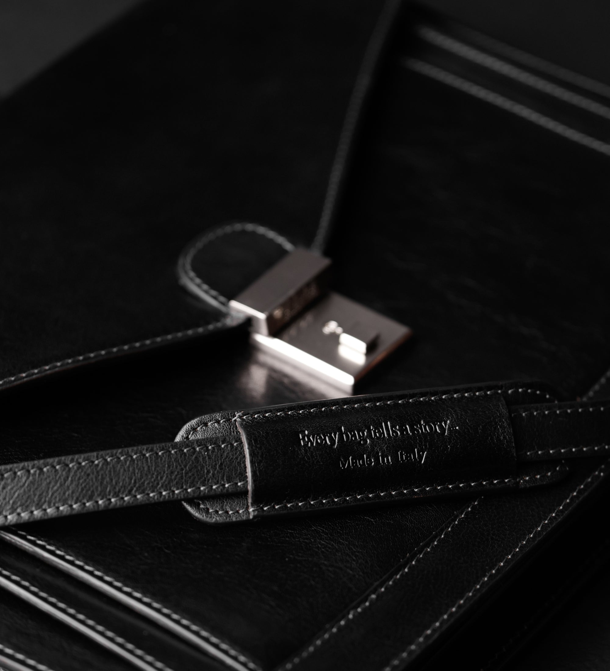 Classic Design Leather Briefcase - The Magus