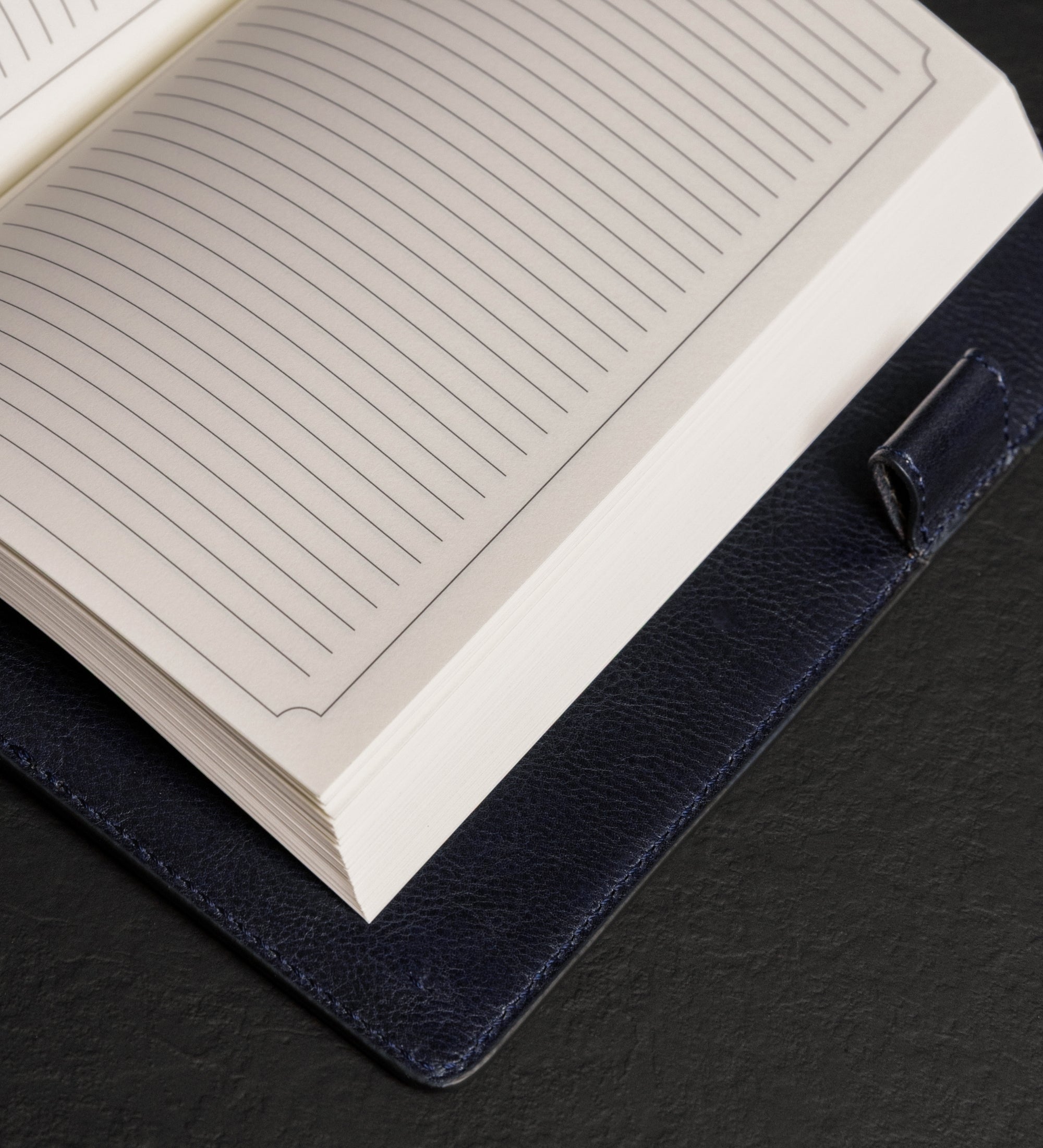 Womens Leather Journal with Refillable A5 Notepad - The Diary of a Nobody